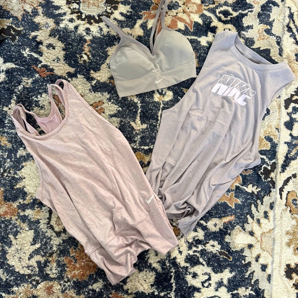 Nike Women's Sports Bras and Tank workout Set -Purple.